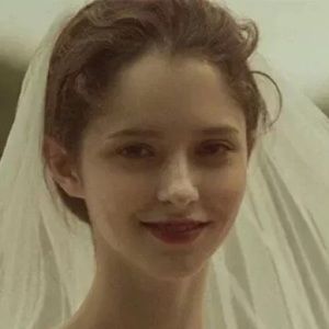 Meet your Posher, Eve